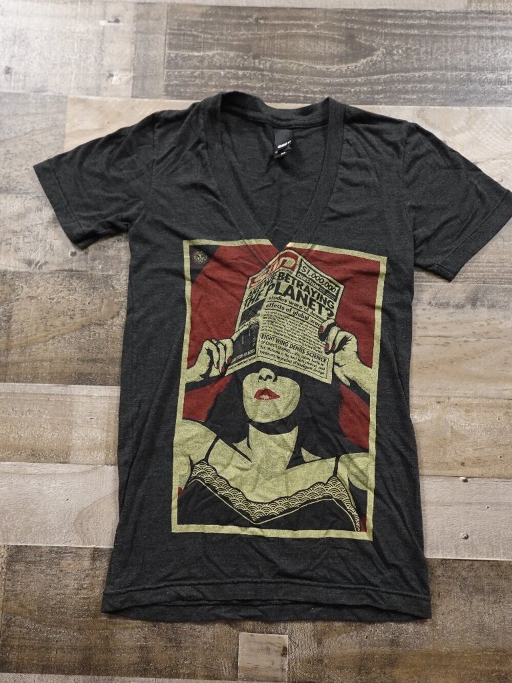 Obey Playing Planet Graphic T-Shirt Women’s XS Black V-Neck Propaganda Tee